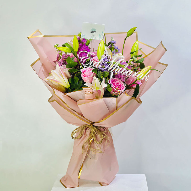 Pink lily and rose Eid bouquet Qatar – باقة ورد وردي وزنابق فاخرة لعيد في قطر