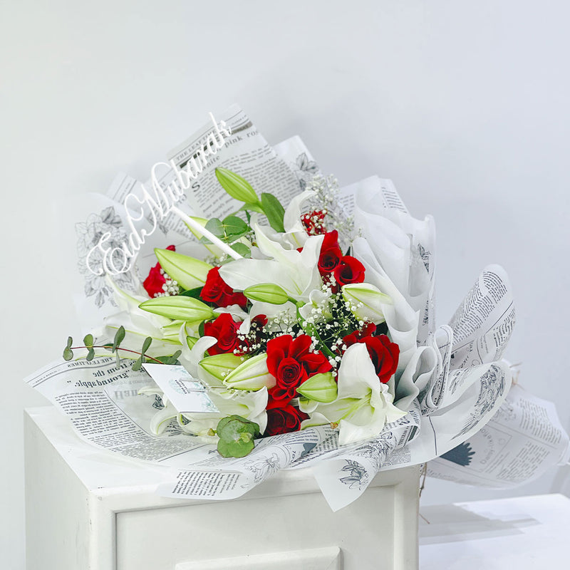 Red roses and white lilies Eid bouquet Qatar – باقة ورد أحمر وزنابق بيضاء لعيد في قطر توصيل الدوحة