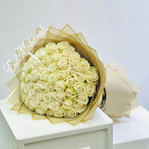 White roses Eid bouquet Qatar delivery – باقة ورد أبيض فاخرة لعيد في قطر مع توصيل الدوحة